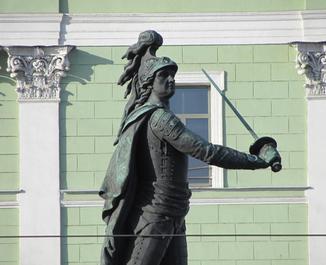 Памятник суворову петербург. Памятник Александру Суворову в Санкт-Петербурге. Памятник Суворову в Санкт-Петербурге на Марсовом.