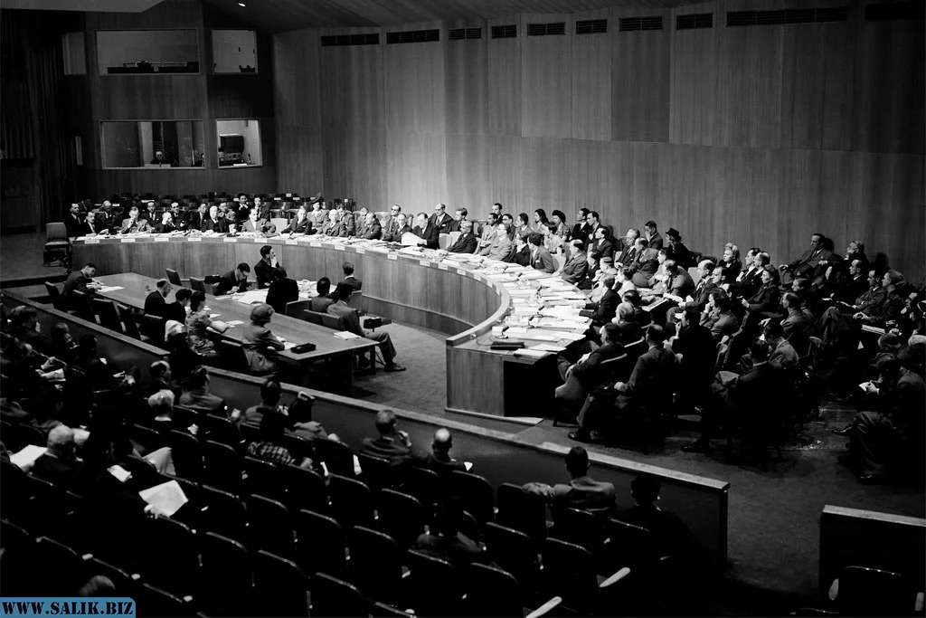 Оон 1991. Заседание ООН 1946. Генеральная Ассамблея ООН 1946. Заседание Генассамблеи ООН 1956. Генеральная Ассамблея ООН 20 век.