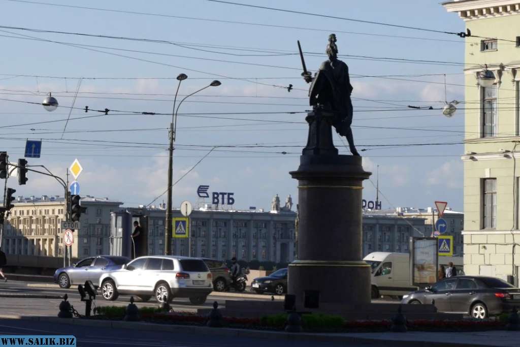 Памятник суворову в санкт петербурге на марсовом поле фото